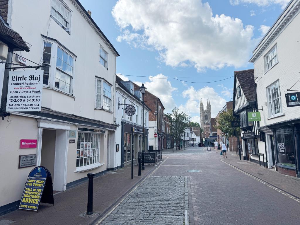 Lot: 98 - PERIOD TOWN CENTRE COMMERCIAL PREMISES - View towards Church